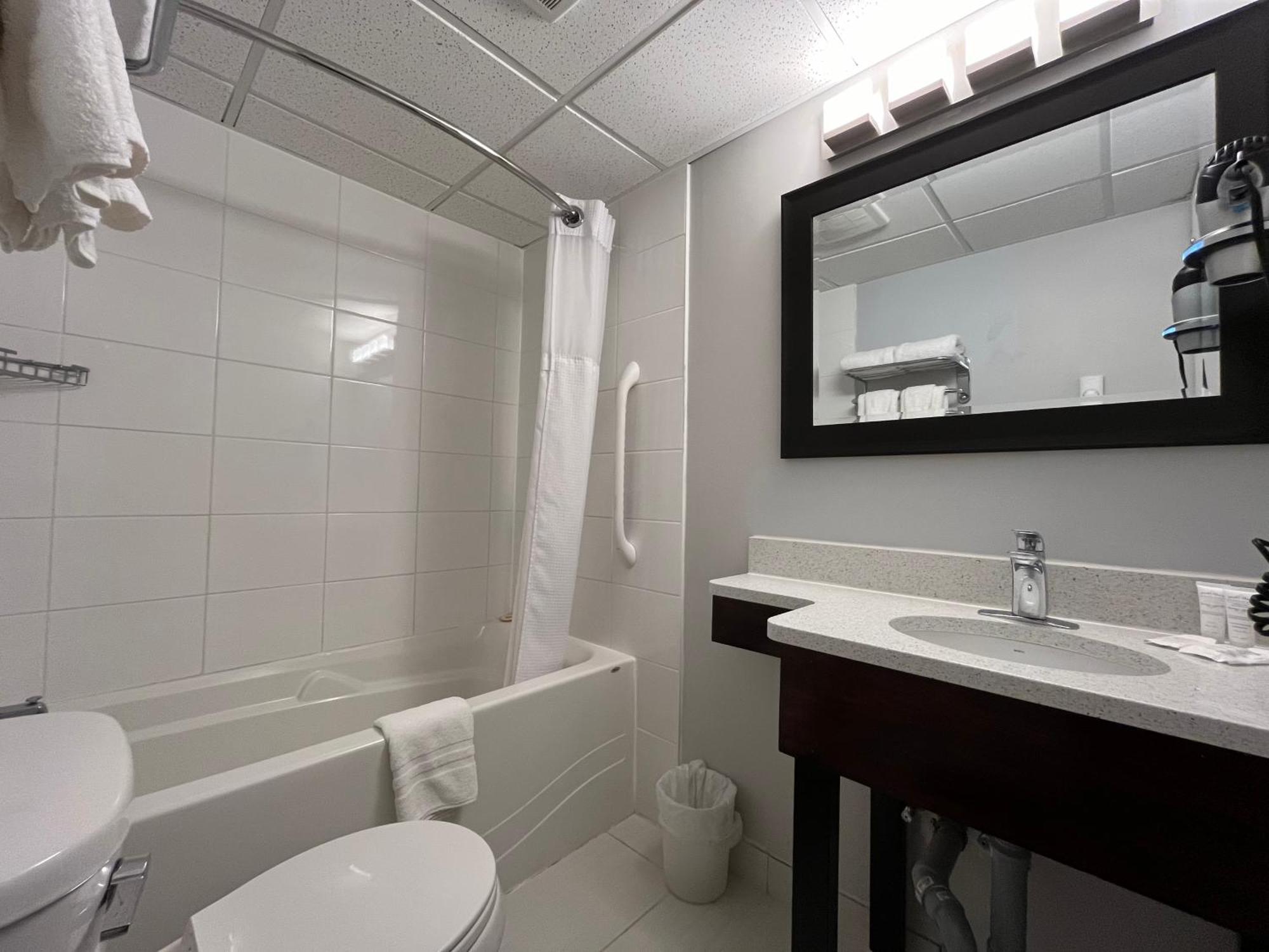 Le Voyageur Inn Mattawa Extérieur photo