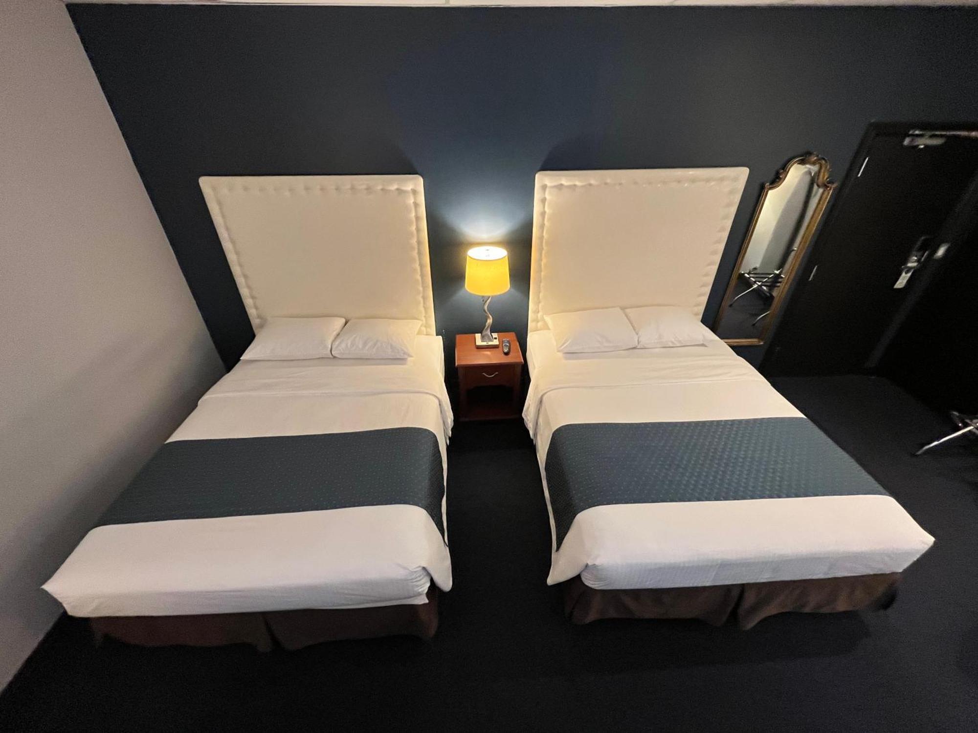 Le Voyageur Inn Mattawa Extérieur photo