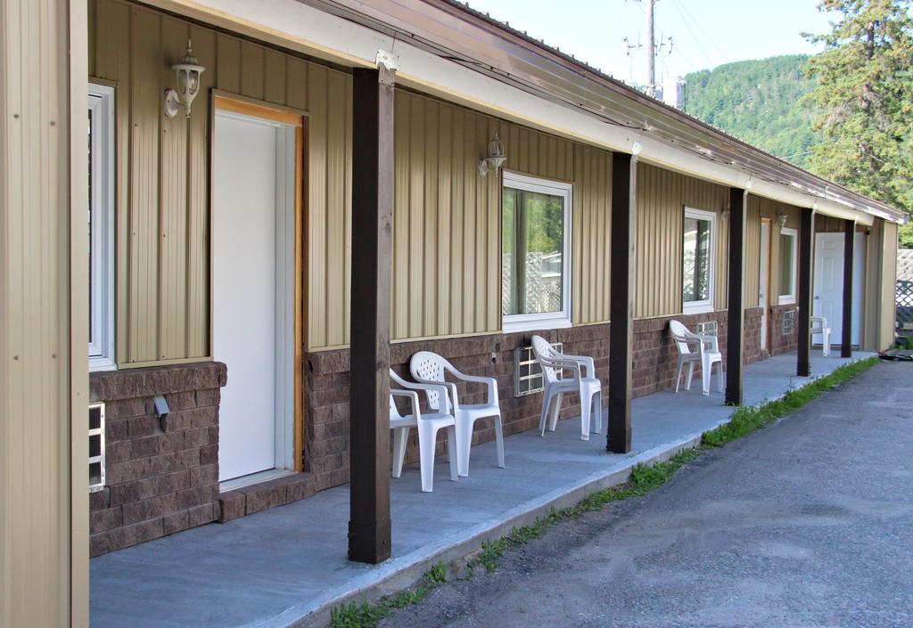 Le Voyageur Inn Mattawa Extérieur photo