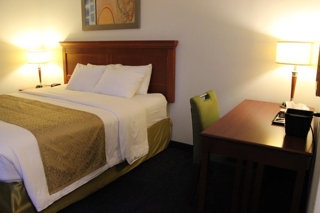 Le Voyageur Inn Mattawa Extérieur photo
