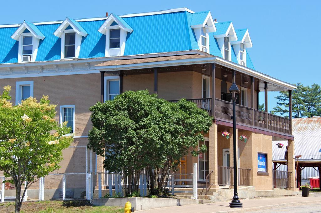 Le Voyageur Inn Mattawa Extérieur photo
